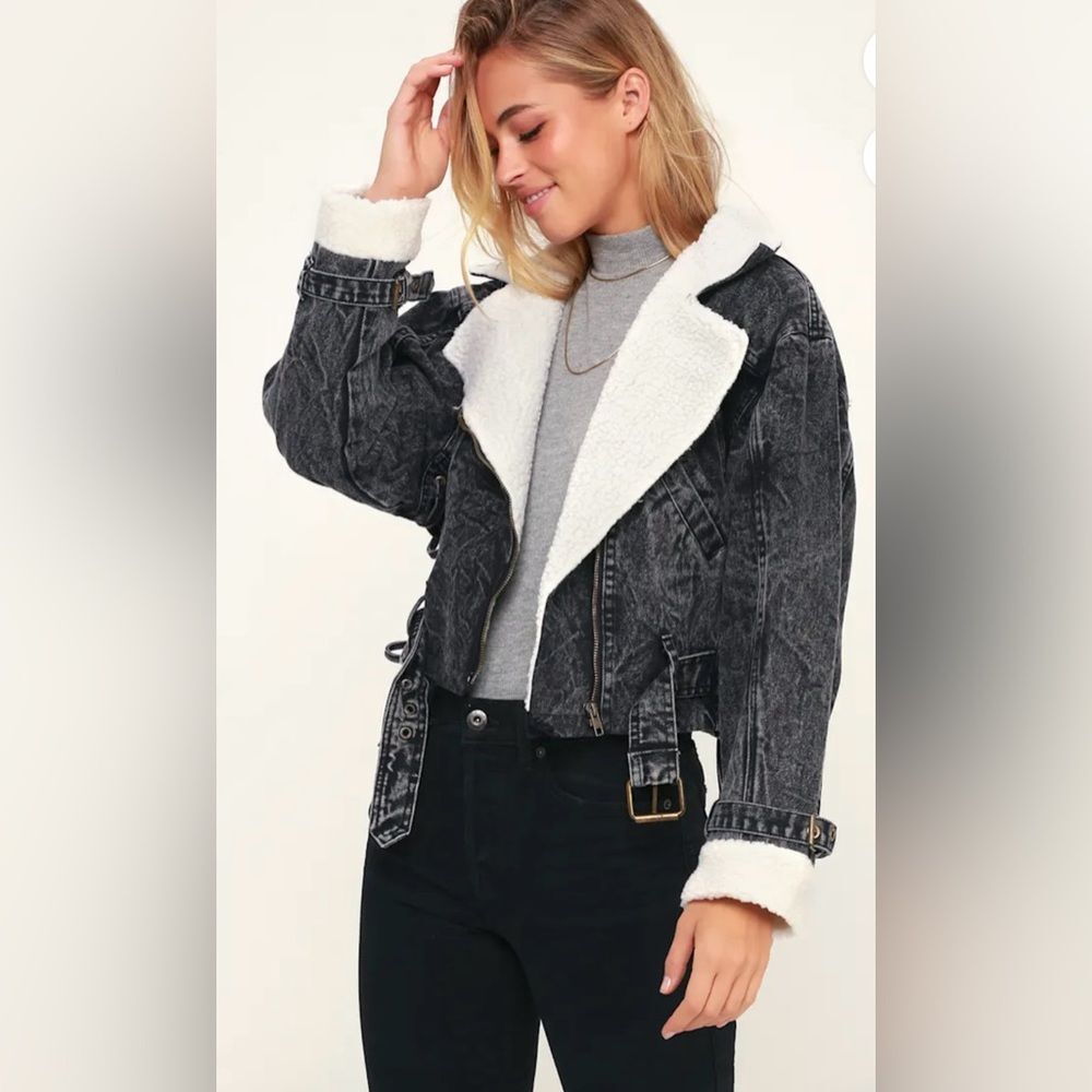 ASTR  Cropped Denim Moto Jacket with Sherpa Detail in Wash Black - Size XS